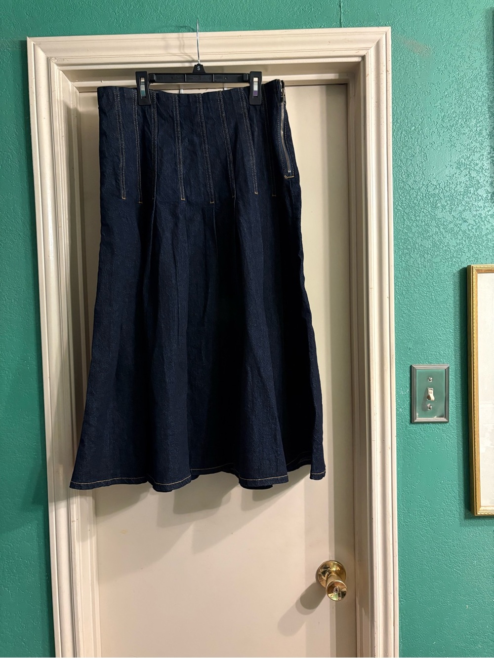 Free Assembly Stitch Pleated Dark Blue Denim Midi Skirt - Picture 5 of 16
